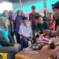 Gubernur Kaltara Zainal Arifin Paliwang, berdiskusi dengan warga Selumit, Tarakan.