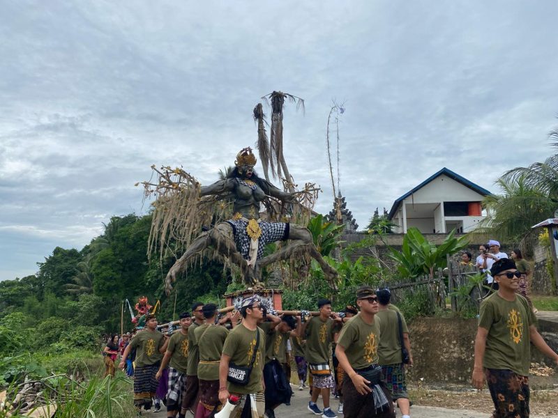 Kemeriahan Pawai Ogoh-ogoh di Desa Kerta Buana, Kab. Kutai Kartanegara