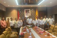 Foto : Walikota Samarinda, Andi Harun bersama perwakilan RT 41, Kel. Mugirejo.