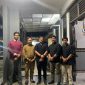 Foto : Bambang Bagus Wondo Saputra, S.A.P, anggota DPRD Kutim terpilih periode 2024-2029 (tengah) bersama dengan tim Jejaring Selaras Media Group.