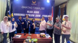 Foto: Tim Saefuddin zuhri saat mengambil formulir di DPD Nasdem.