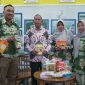Foto: Bulapti Bulungan (tengah), Syarwani saat berada di Stand Pemkab. Bulungan dalam acara Rakernas-16 APKASI.