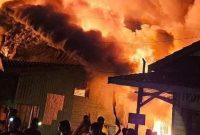 Foto: kebakaran hebat Pasar Sangkulirang Desa Banua Baru Ilir, kecamatan Sangkulirang, kabupaten Kutai Timur, kaltim yang melahap 338 ruko/petakan.