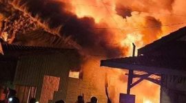 Foto: kebakaran hebat Pasar Sangkulirang Desa Banua Baru Ilir, kecamatan Sangkulirang, kabupaten Kutai Timur, kaltim yang melahap 338 ruko/petakan.