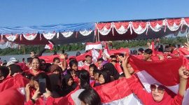 Foto: Pembagian 4.000 bendera Merah-Putih kepada warga Kabupaten Bulungan