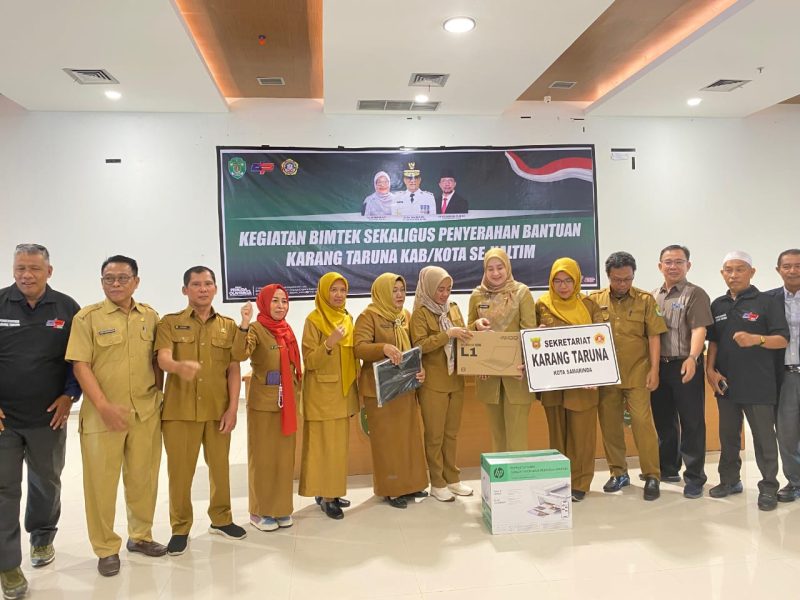 Foto : Agenda Serah Terimah Bantuan Printer dan Laptop untuk karang taruna wilayah kota samarinda.
