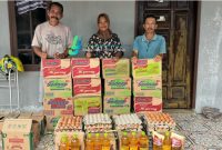 Foto: Budianto Bulang kirim bantuan kepada korban banjir Sangatta, Kutai Timur.