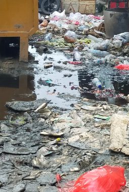 Warga Pasar Petung Resah dengan Masalah Sampah yang Tak Kunjung Usai