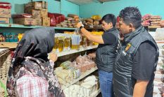 Satreskrim Polres Kukar Cek Volume Minyakita di Tenggarong Sesuai Standar