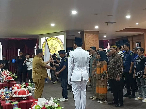Foto: Bupati PPU, Mudyat Noor, melantik pengurus DKD PPU 2025-2030 di Aula Kantor Bupati, Jumat, (25/4/2025).
