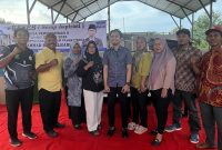Foto: Anggota DPRD PPU Muhammad Bijak Ilhamdani berfoto bersama warga Desa Sukaraja.