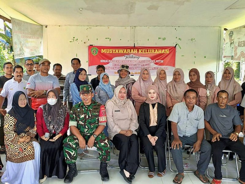 Foto: Kebersamaan dalam musyawarah pembentukan Koperasi Merah Putih di Kelurahan Tanjung Tengah.