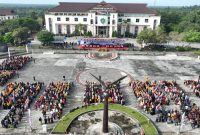 Foto: Upacara peringatan Hari Pendidikan Nasional (Hardiknas) 2025 di Lapangan Kantor Bupati Penajam Paser Utara, Jumat, (2/5/2025).
