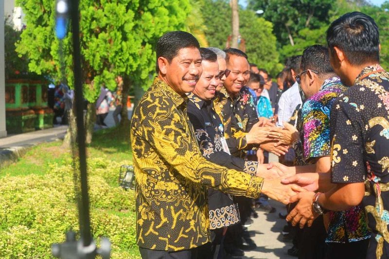 Foto: Momen silaturahmi dan koordinasi antara pejabat Pemkab PPU dan pegawai jelang libur nasional dan cuti bersama.