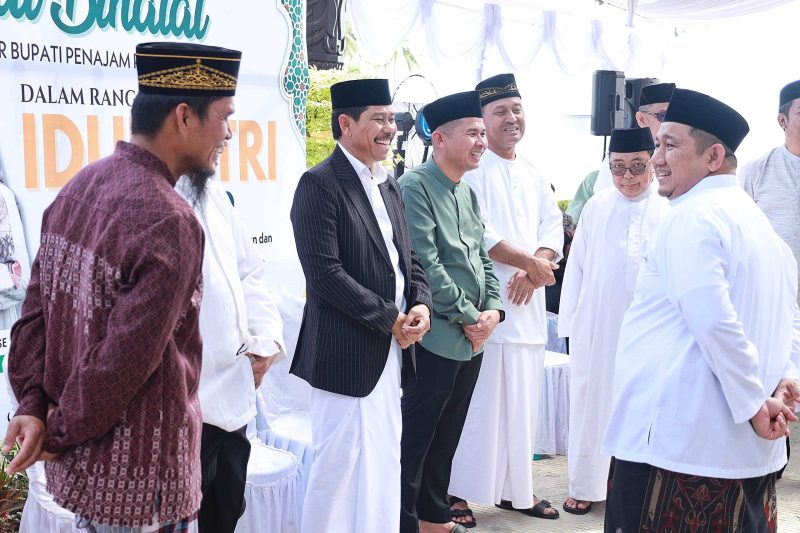 Foto: Momen kebersamaan dan saling memaafkan di Hari Raya Idulfitri 1446 H.