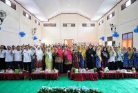 Foto: Sesi foto bersama menjadi penutup hangat kegiatan Halal Bihalal HIMPAUDI Kabupaten Penajam Paser Utara.
