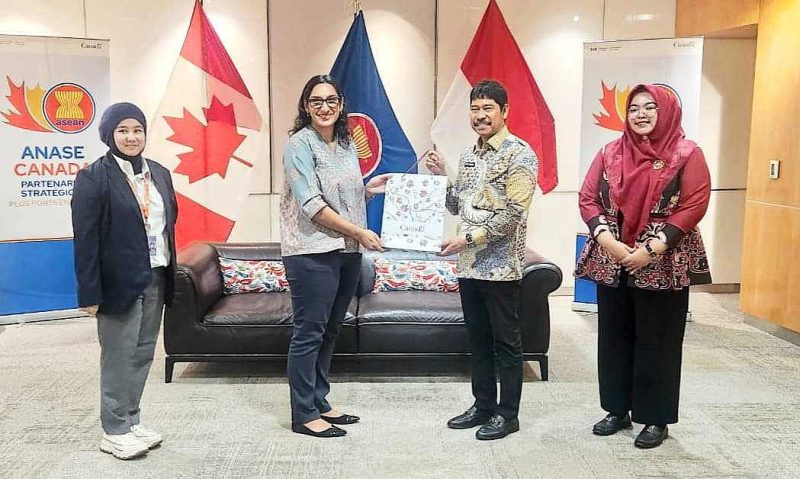 Foto: Wakil Bupati Penajam Paser Utara, Abdul Waris Muin, bersama perwakilan Kedutaan Besar Kanada dalam acara Business Cooperation di World Trade Centre Jakarta.
