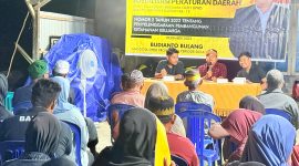 Foto : Budianto Bulang, Anggota Komisi I DPRD Kaltim, saat melakukan Sosperda di Desa Labuan Kelambu, Kecamatan Biduk - Biduk, Kabupaten Berau.