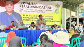 Foto : Budianto Bulang saat Sosperda di Desa Long Bentuq, Kecamatan Busang Kabupaten Kutai Timur.
