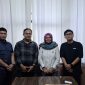 Foto : 3 pelaku usaha media lokal usai berdiskusi dan berdialog bersama Anggota DPRD Kukar, Hamdiah (tengah).