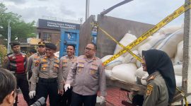 Foto: Potret pengamanan 10 Ton Miras Cap Tikus di kawasan Palaran, Kota Samarinda oleh Polresta Samarinda.(Ist) 