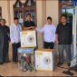 Foto: Wakil Ketua I DPRD Kukar, Junaidi saat memberikan bantuan ke Masjid Al-Kamal, Desa Sepakat, Kab. Kukar.
