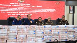 Foto : Uang Rp 214,28 Miliar yang disita Oleh Kejati Kaltim, dari Kasus Korupsi BMN