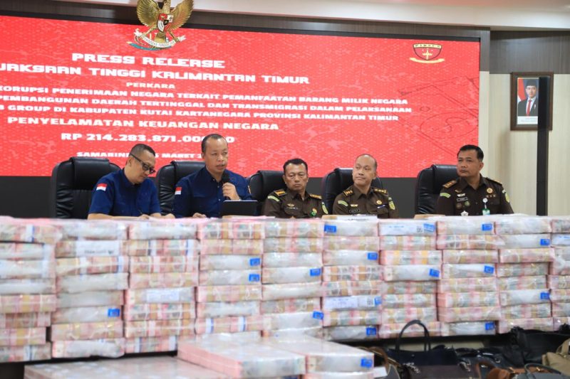 Foto : Uang Rp 214,28 Miliar yang disita Oleh Kejati Kaltim, dari Kasus Korupsi BMN