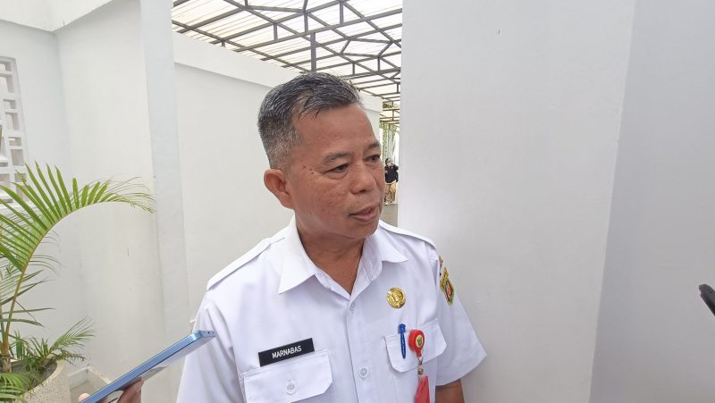 Foto : Asisten II Sekretariat Daerah Samarinda, Marnabas,