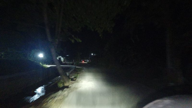 Foto Jalan Lempake Tepian, Lempake, Samarinda  yang gelap gulita.
