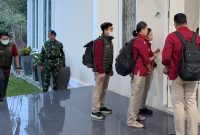Foto: Potret Kejagung mendatangi rumah Eks Bupati Nunukan untuk melakukan penggeledahan. (DOK. Kejagung )