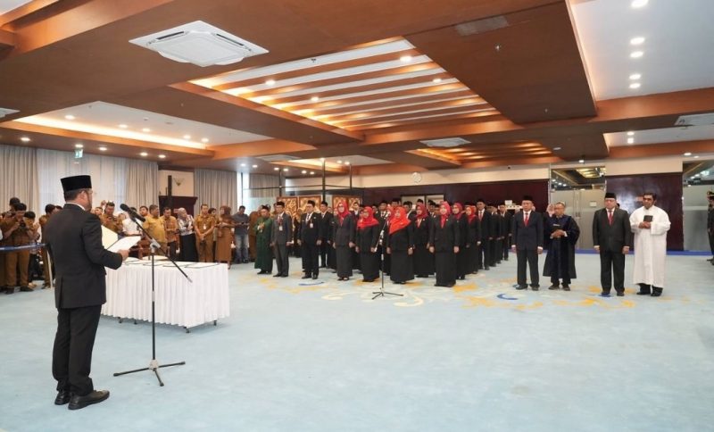 Foto: Gubernur Kaltim, H. Rudy Mas'ud saat melantik pejabat eselon di Kantor Gubernur kaltim. (Dok. Humas Pemprov).