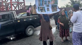 Foto: Demo warga Bakungan, Kukar akibat debu batubara. 