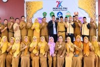 Foto: Wakil Bupati PPU, Abdul Waris Muin (tengah berkopiah) saat foto bersama usai pembukaan Pentas PAI di kecamatan Penajam.