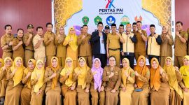 Foto: Wakil Bupati PPU, Abdul Waris Muin (tengah berkopiah) saat foto bersama usai pembukaan Pentas PAI di kecamatan Penajam.
