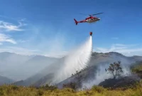 Foto: Ilustrasi pemadaman api Karhutla menggunakan helikopter caracal. (Ist).