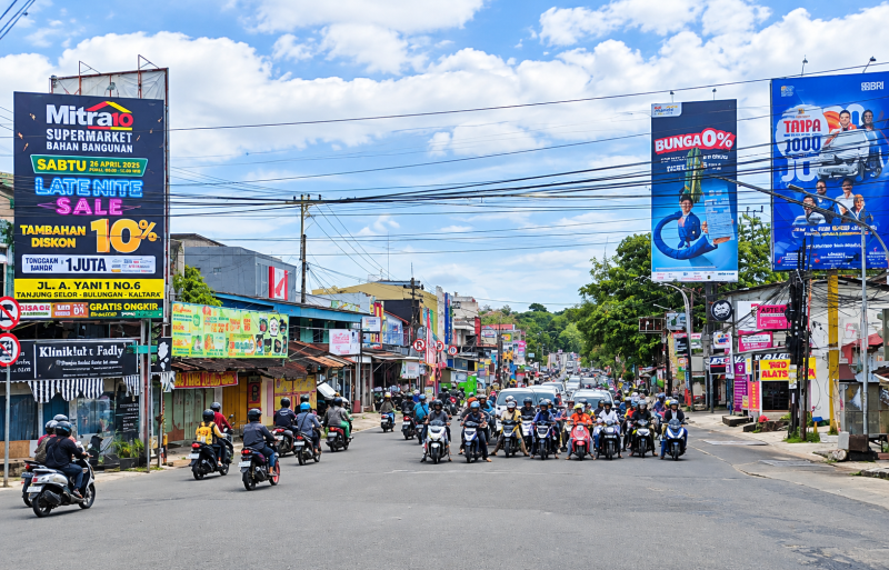 Foto: Potret papan reklame di simpang 4 besar Jl. P. Antasari, Jl. M.T. Haryono, Jl. P. Suryanata dan Jl. Ir. H. Djuanda.