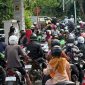 Foto : Potret antrian BBM di SPBU simpang Mesra.