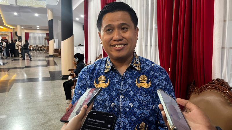 Foto: Kepala Disnakertrans Kukar, Dendy Irwan Fahriza.