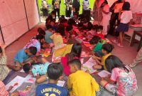 Foto: DP3A Kukar berikan fasilitas sementara dan pendampingan psikologis anak-anak Korban Kebakaran di Melayu.