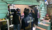 Foto: Penggerebekan narkotika di kawasan Jalan H. Maskur, tepatnya di samping Pasar Sore, Tanjung Selor, Kabupaten Bulungan, oleh jajaran polres Bulungan, Kodim 0903/BULUNGAN dan BNNP. (Dok. Humas Polresta Bulungan).