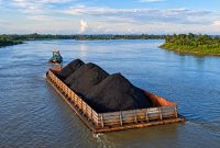 Foto: Aktivitas pemuatan batu bara di Pelabuhan Buluminung, Kabupaten Penajam Paser Utara, belum berjalan hingga Oktober 2026.