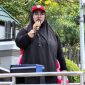 Foto: Ketua TRC PPA Kaltim, Rina Zainun, saat sedang orasi di Depan Kantor Gubernur Kaltim.