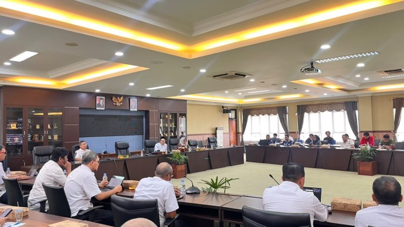 Foto: Rapat dengar pendapat Pemkab Kukar bersama DPRD Kukar.