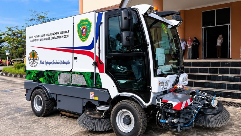 Foto: Mobil penyapu jalan milik Pemerintah Kabupaten Penajam Paser Utara belum dapat beroperasi akibat kerusakan suku cadang.