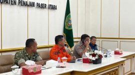 Foto: Sekretaris Daerah Kabupaten Penajam Paser Utara (PPU), Tohar (tengah berbaju oren).