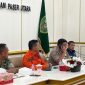 Foto: Sekretaris Daerah Kabupaten Penajam Paser Utara (PPU), Tohar (tengah berbaju oren).