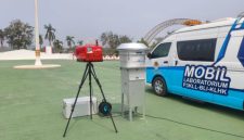 Foto: Alat pengukuran partikel debu PM2,5 yang digunakan DLHK Kukar untuk memantau kualitas udara di lapangan kompleks kantor Bupati Kukar.