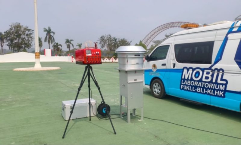 Foto: Alat pengukuran partikel debu PM2,5 yang digunakan DLHK Kukar untuk memantau kualitas udara di lapangan kompleks kantor Bupati Kukar.