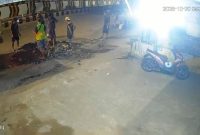 Keterangan foto: Rekaman CCTV memperlihatkan sejumlah orang yang diduga berkaitan dengan aktivitas pencurian kabel bawah tanah di Samarinda. (Ist)